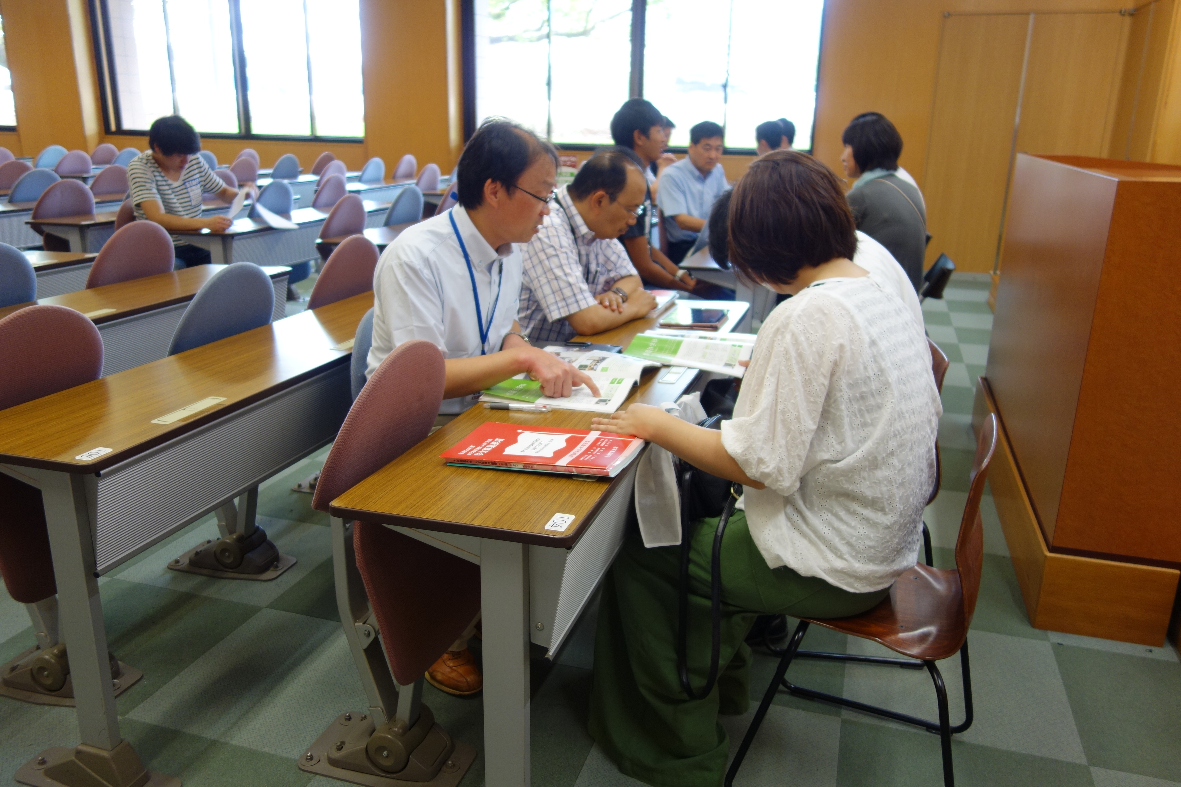 写真17_3: 学科相談コーナー