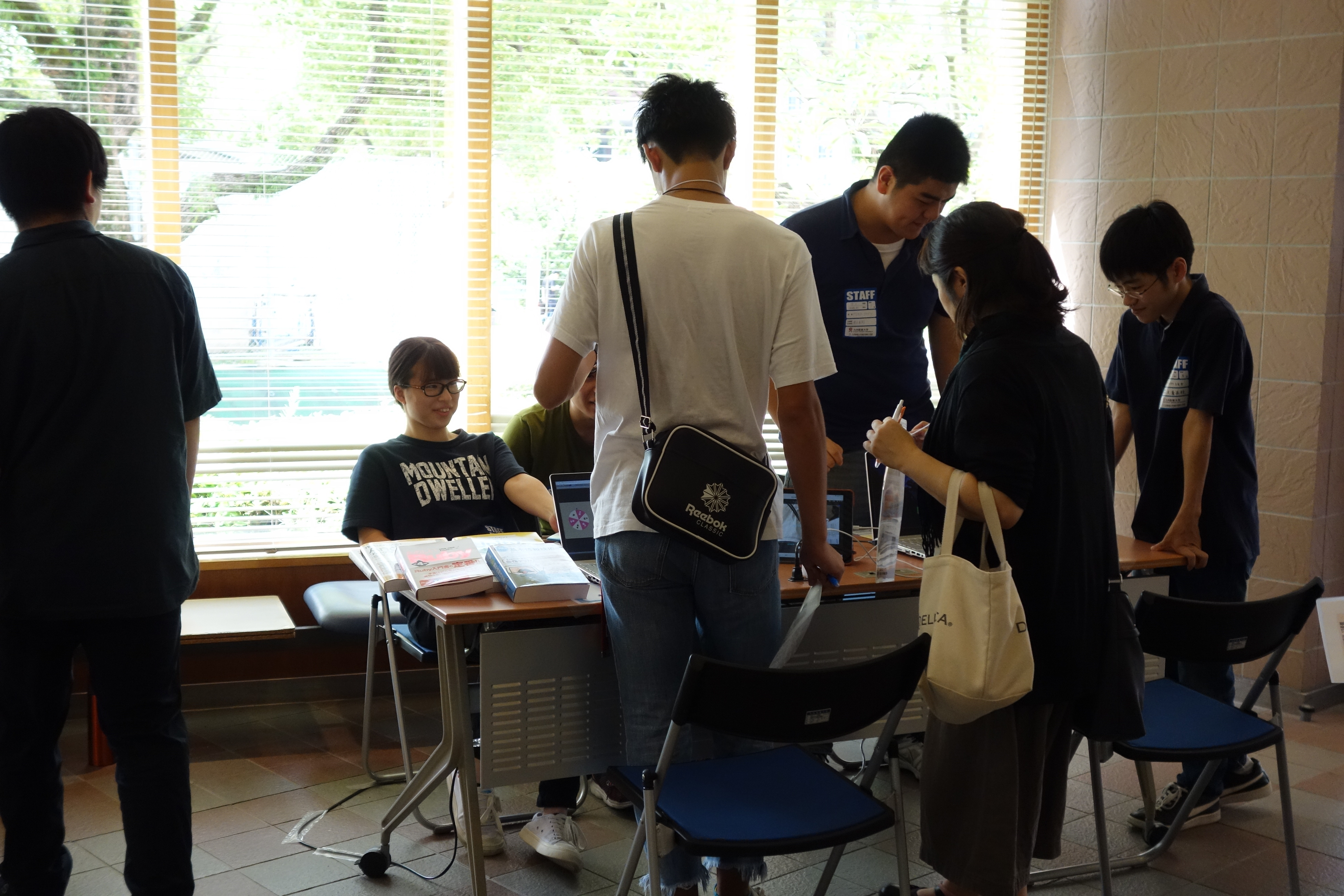 写真15: 情報システム研究会（シス研）